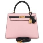 HERMÈS SPECIAL ORDER (HSS) KELLY SELLIER 25 ROSE SAKURA AND BLACK CHEVRE MYSORE BRUSHED GOLD HARDWARE