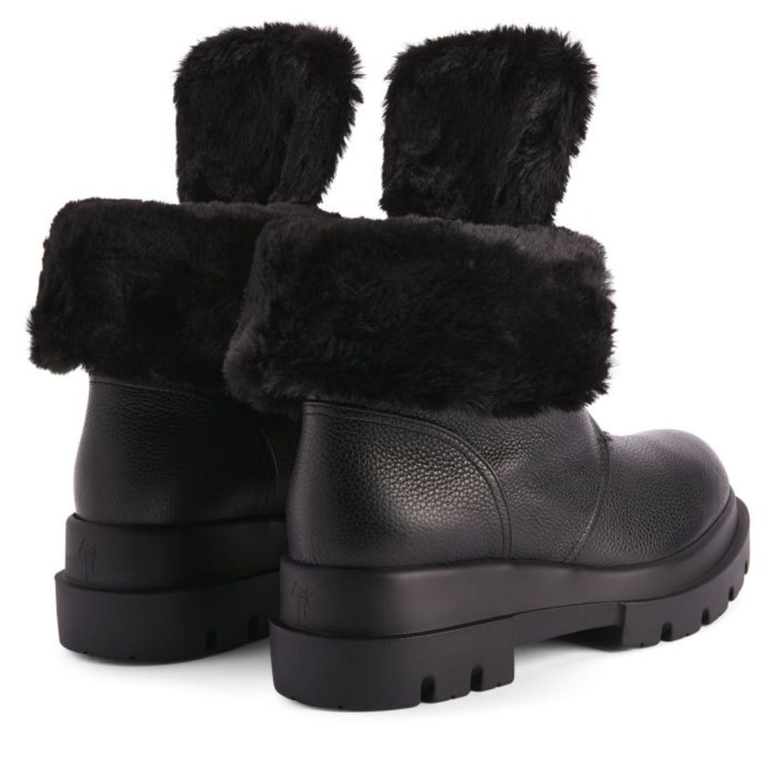 4 https://www.giuseppezanotti.com/us/phillis-i270022006