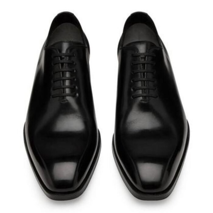 TOM FORD BURNISHED LEATHER ELKAN LACE UP